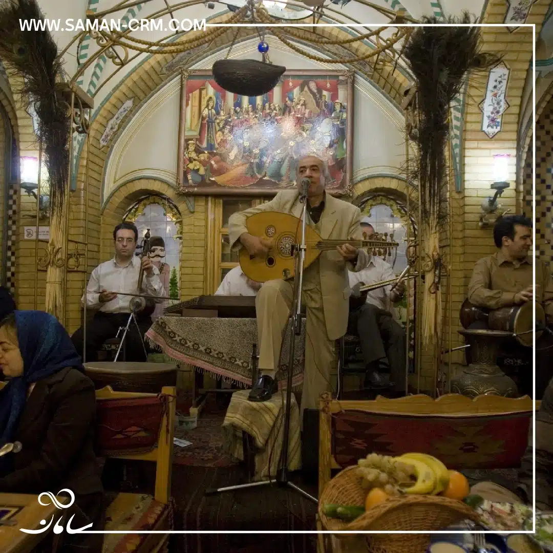 تأثیر موسیقی و بو بر ماندگاری مشتری | تحلیل علمی تجربه حسی در رستوران‌ها